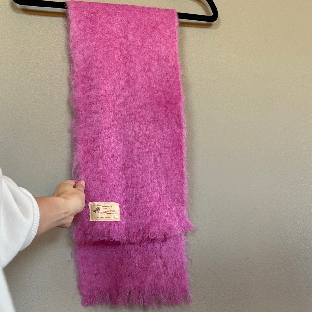 Vintage Craig-Na-Creidhe Pink Mohair & Wool Scarf from Scotland - Picture 6 of 7